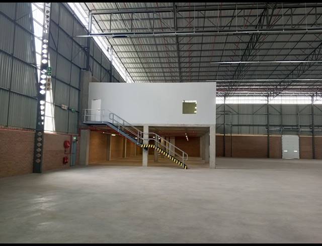 4,631M² WAREHOUSE TO LET IN AIRPORT PARK